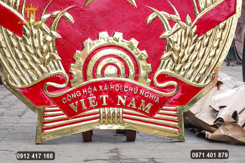 dải lụa mềm chứa d&ograve;ng chữ "Cộng h&ograve;a x&atilde; hội chủ nghĩa Việt Nam"